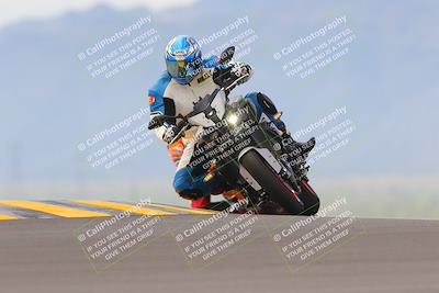 media/Sep-11-2022-SoCal Trackdays (Sun) [[81b7e951af]]/Turn 9 (930am)/